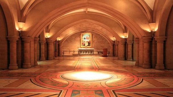 Кафедральный Ананьи и крипта собора в Лацио