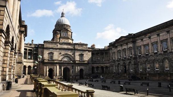 Старый Колледж в Шотландии