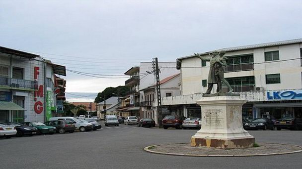 Площадь Виктор-Шолшер в Кайенне Площадь Виктор-Шолшер в Кайенне