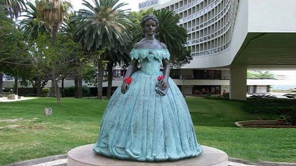 Памятник Сиси на Мадейре Памятник Сиси на Мадейре