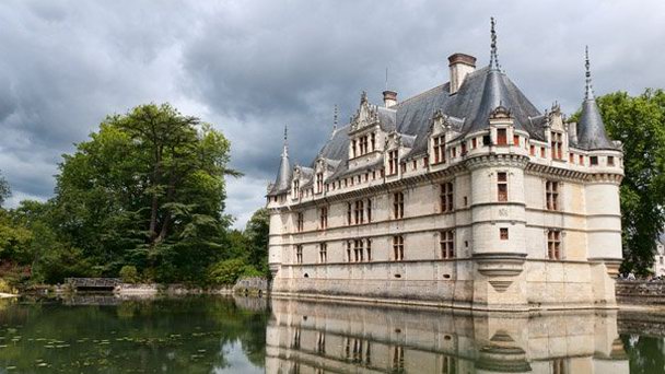 Замок Азе-лё-Ридо в Долине Луары Замок Азе-лё-Ридо в Долине Луары