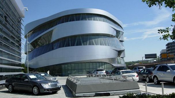 Музей Мерседес Бенц в Баден-Вюртемберге