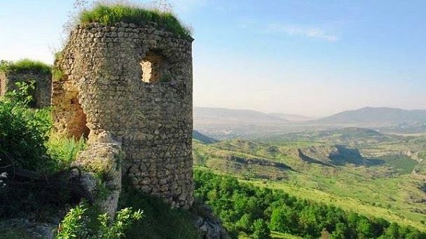 Шушинская крепость в Шуше