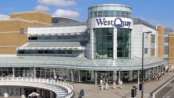 Торговый центр WestQuay в Англии