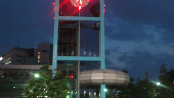 Городские часы в Токио