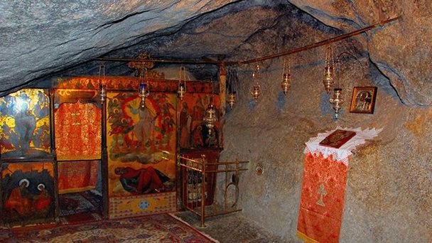 Монастырь-пещера Апокалипсиса в Патмосе