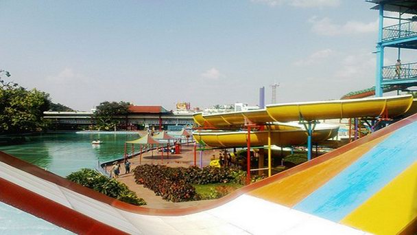 Парк развлечений Fun World Palace в Бангалоре