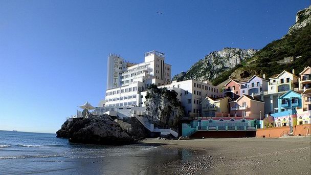 Деревня Каталан-Бей на Гибралтаре Деревня Каталан-Бей на Гибралтаре