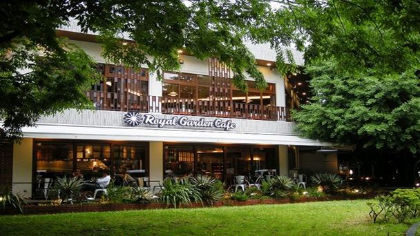 Ресторан Royal Garden Cafe в Токио