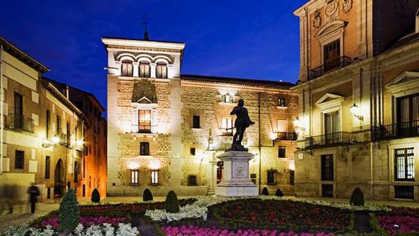 Пласа-де-ла-Вилья в Мадриде