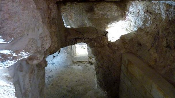 Пещера ученичества в церкви Патер Ностер в Иерусалиме