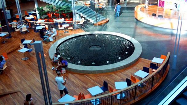 Торговый центр Campania в Неаполе