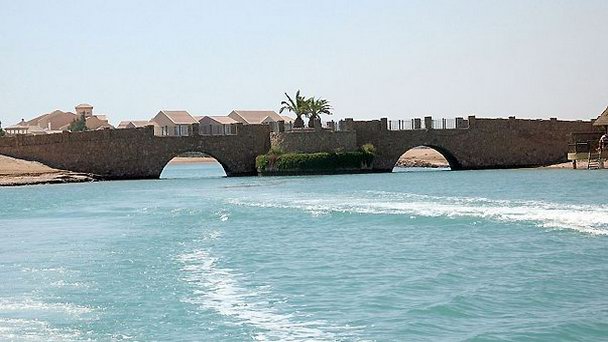 Мост исполнения желаний в Эль Гуне