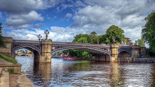 Мост Skeldergate в Англии