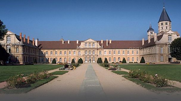 Монастырь Клюни в Бургундии в Бургундии