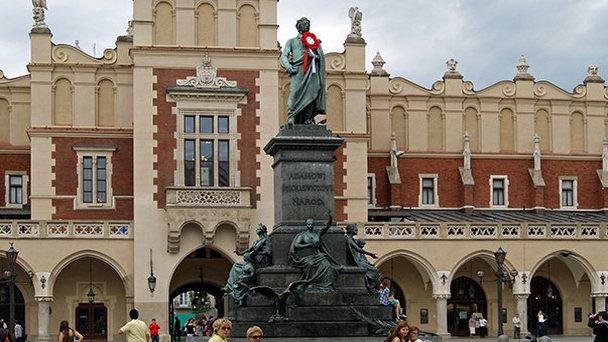 Памятник Адаму Мицкевичу в Варшаве