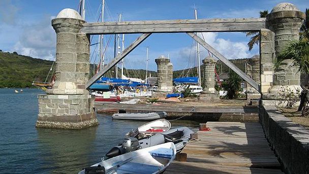 Национальный парк «Верфь Нельсона» в Антигуа-Гуатемале