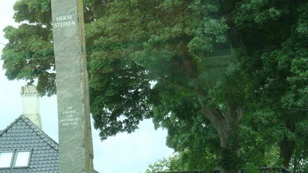 Колонна в память о сожженных за колдовство в Регионе Фьордов