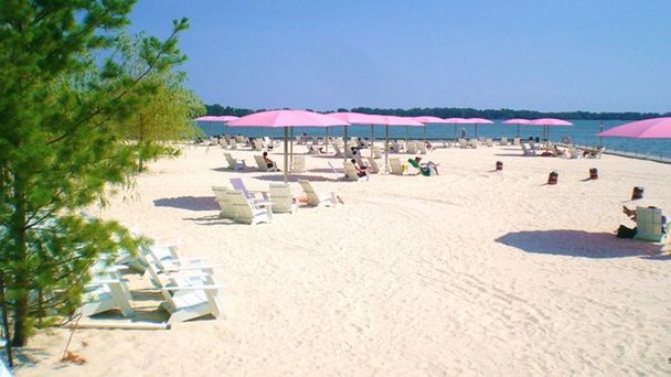 Пляж Sugar Beach в Торонто Пляж Sugar Beach в Торонто