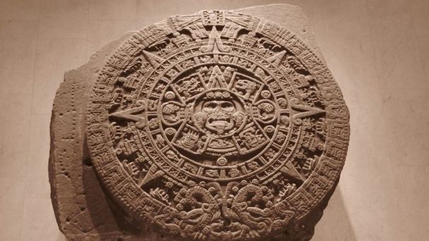 Солнечный ацтекский камень-календарь в Мехико Солнечный ацтекский камень-календарь в Мехико