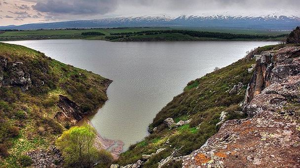 Апаранское водохранилище в Гюмри