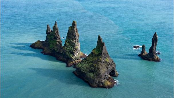 Скала Пальцы Тролля в Южной Исландии