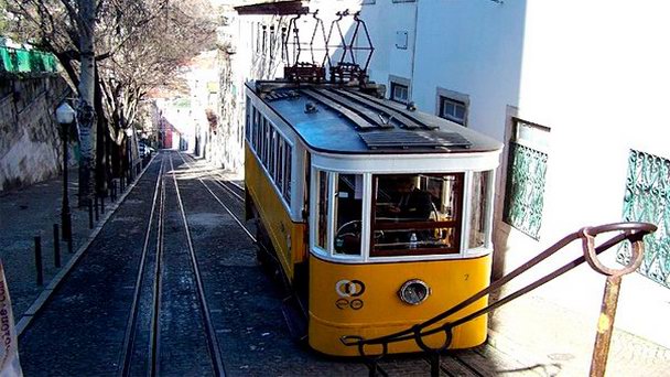 Фуникулер Глория XIX в Лиссабоне