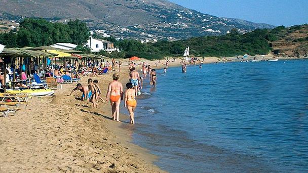 Пляж Агиос Петрос в Андросе