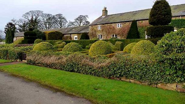 Хертертон Хауз Гарден в Англии