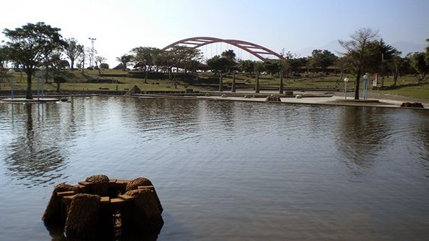 Парк Dongshan River Water в Илане