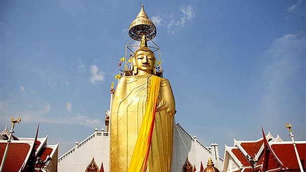 Храм Ват Индра Вихарн в Бангкоке