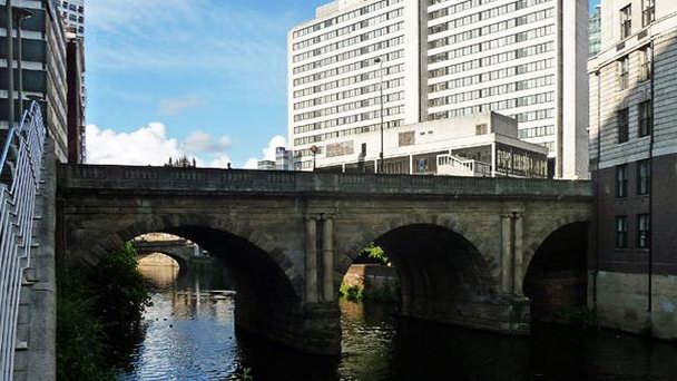 Мост Блэкфриарс в Англии