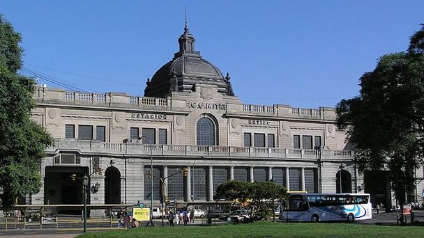Железнодорожная станция Retiro в Буэнос-Айресе