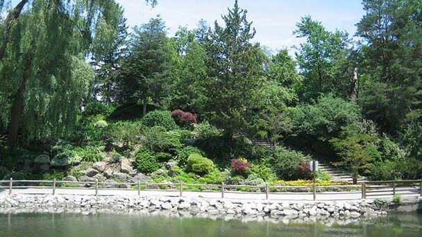 Сады Эдвардс в Торонто