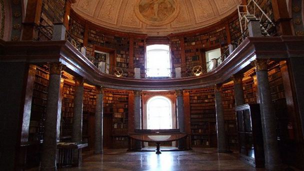 Аббатство Паннонхальма в Дьере Аббатство Паннонхальма в Дьере