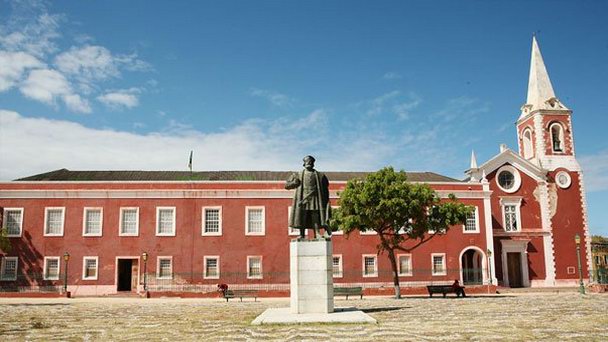Дворец и часовня Сан-Пауло в Мозамбике Дворец и часовня Сан-Пауло в Мозамбике