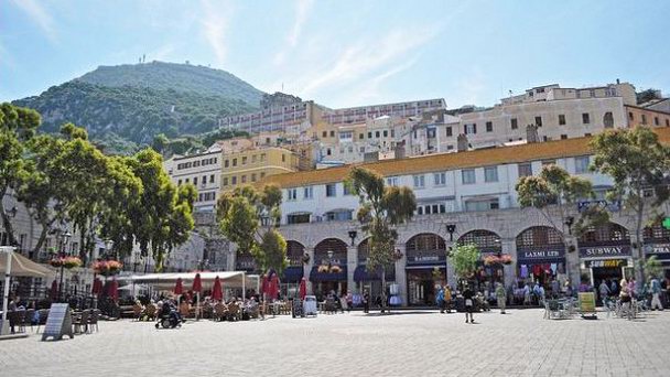 Казематная площадь на Гибралтаре Казематная площадь на Гибралтаре