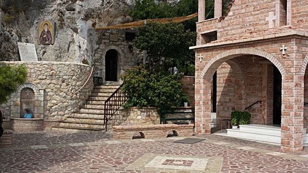 Монастырь Святого Потапия в Лутраках Монастырь Святого Потапия в Лутраках