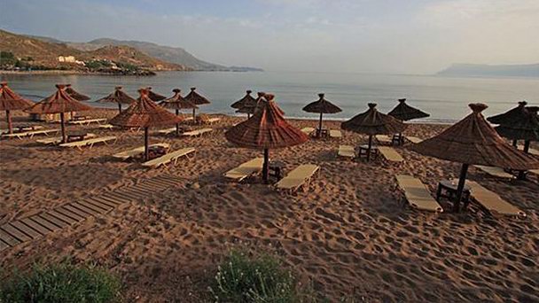 Пляж Молос в Паросе