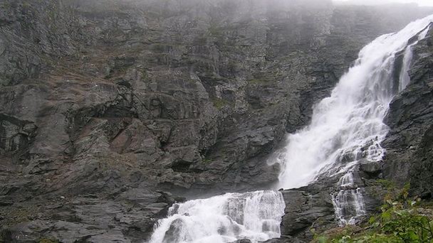 Водопад Стигфоссен в Регионе Фьордов