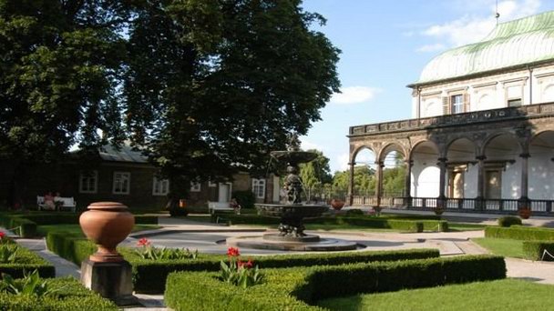 Летний дворец с картинной галереей в Яхимове