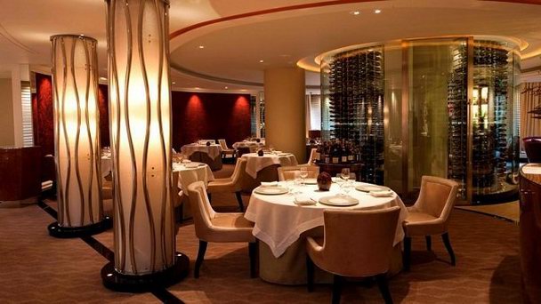 Ресторан Petrus в Лондоне