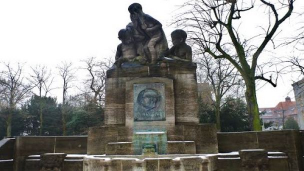 Фонтан Альберта Морена в Дюссельдорфе