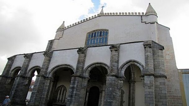 Церковь святого Франциска в Эворе