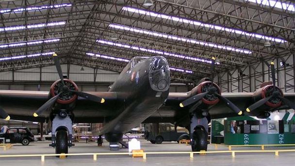 Йоркширский музей авиации в Англии Йоркширский музей авиации в Англии