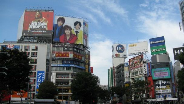 Перекресток Сибуя в Токио Перекресток Сибуя в Токио