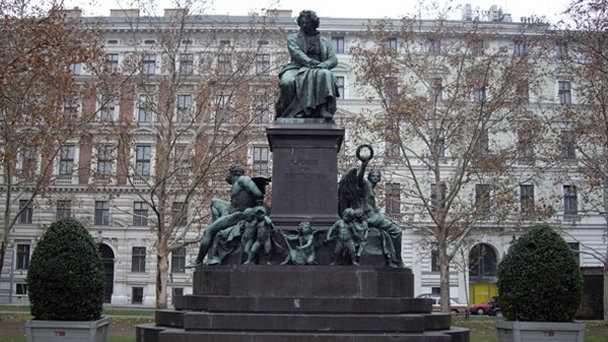 Памятник Бетховену в Вене