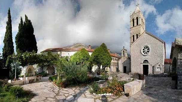 Поселок Режевичи на Будванска Ривъере