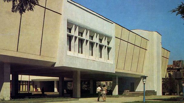 Национальный музей искусств имени Гапара Айтиева в Бишкеке