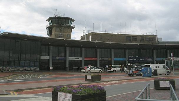 Аэропорт Лидс-Брэдфорд в Англии